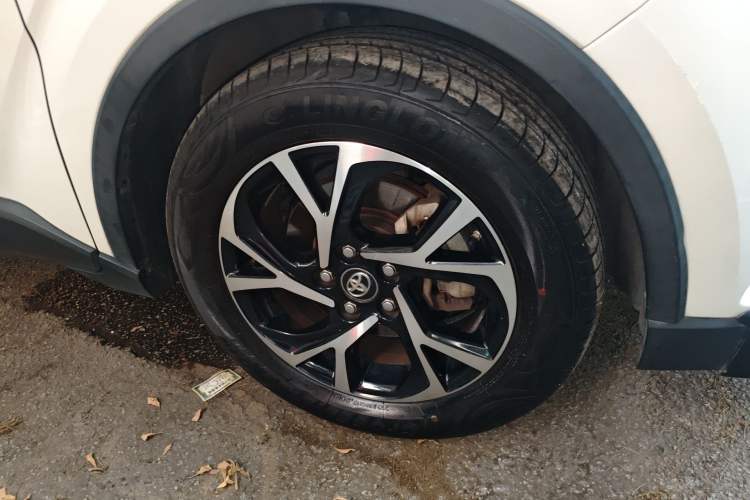 Used Toyota C-HR 2020 2.0L Leading Edition Right Front Wheel Hub