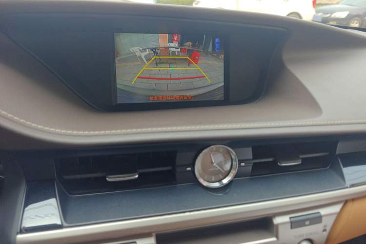 Used Lexus ES 2015 300h Comfort Edition
