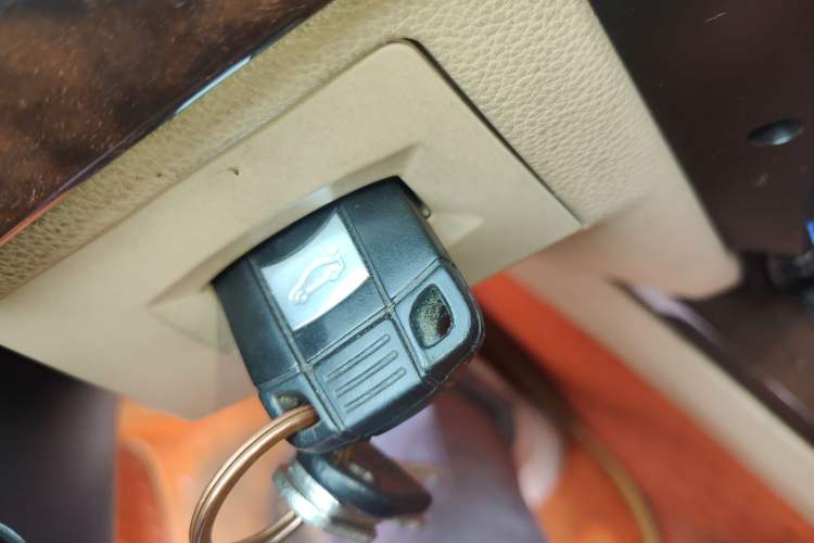 Used BMW 3 Series 2011 320i Luxury Edition Vehicle Key