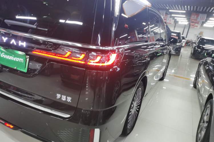 Used VOYAH Dream 2025 PHEV Four-Wheel-Drive Flagship Kunpeng Edition