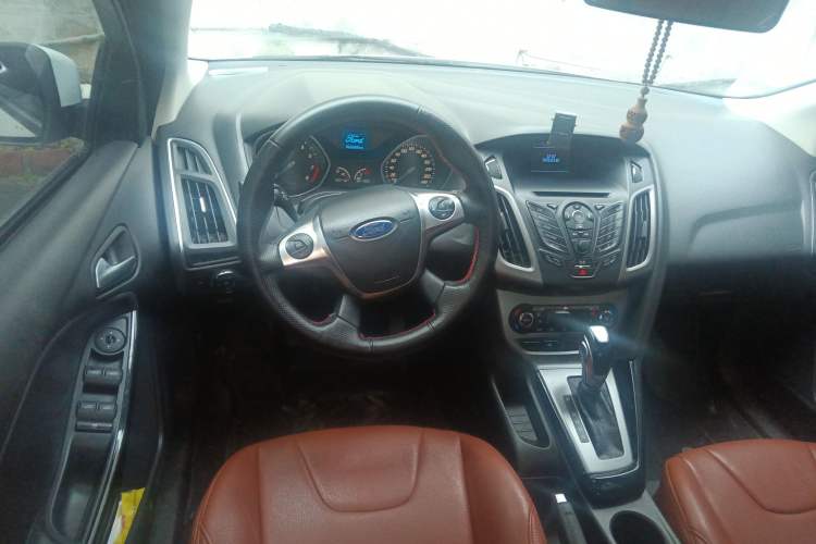 Used Ford Focus 2012 Sedan 1.6L Automatic Fashion Edition