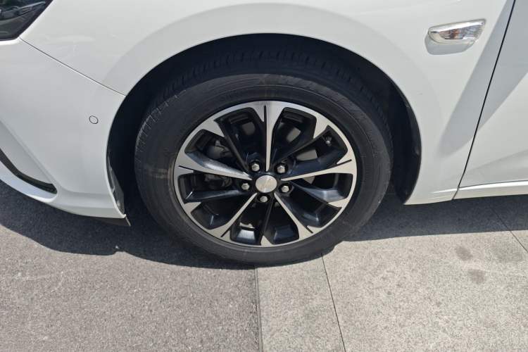 Used Chevrolet Monza 2023 1.3T Mild Hybrid Automatic Luxury Edition Left Front Wheel Hub