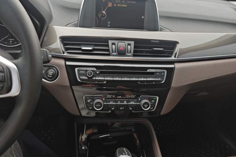 Used BMW X1 2016 sDrive18Li Luxury Model Audio And AC Panel