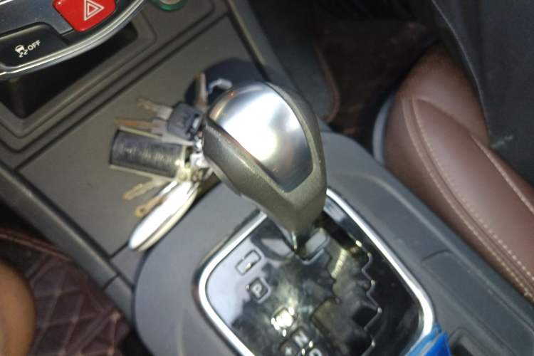 Used BYD S7 2017 2.0T Automatic Prestige Edition Gear Lever