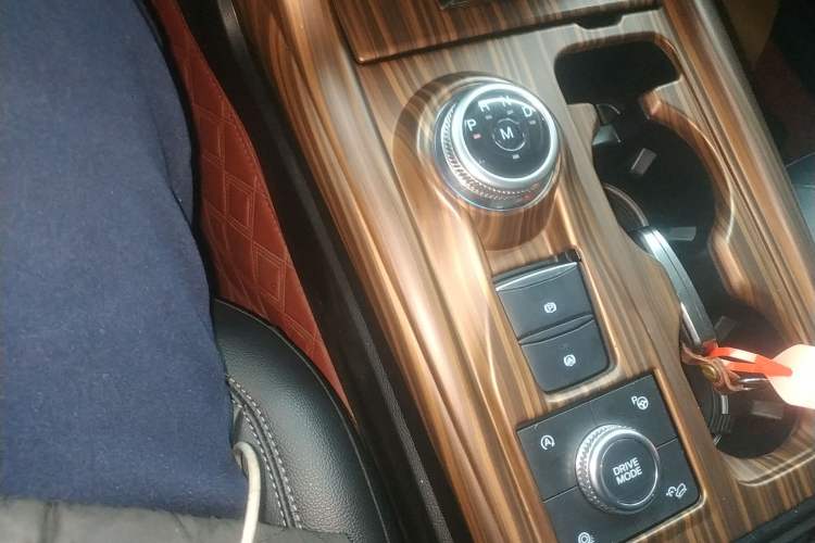 Used Ford Explorer 2020 EcoBoost 285 4x4 Titanium Edition 6 Seats