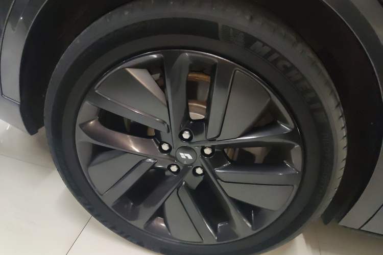 Used Li Auto L9 2022 Max model Right Rear Wheel Hub