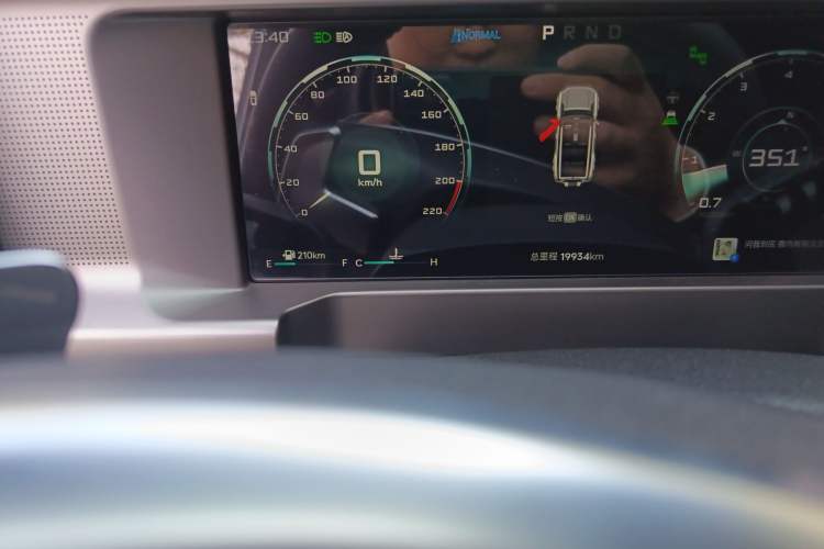 Used JETOUR Traveler 2024 2.0T All-Wheel-Drive CrossPRO+ Entertainment Edition Odometer Close Up