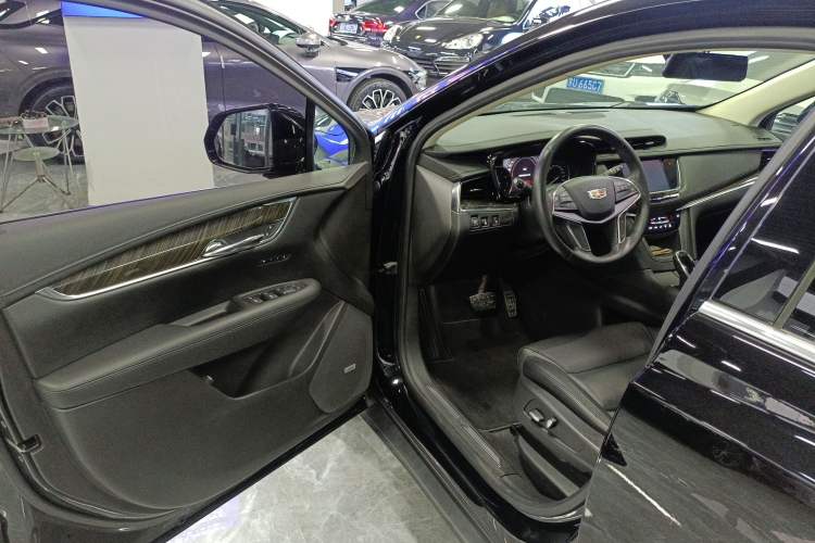 Used Cadillac XT5 2018 25T Luxury Model