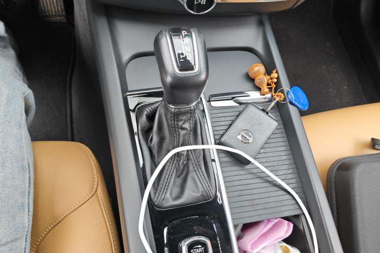 Used Volvo XC60 2019 T5 4x4 Smart Edition China V Standard Gear Lever