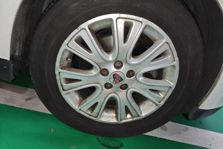 Used Roewe 550 2010 550S 1.8L Automatic Start-Zhen New Year Edition Right Front Wheel Hub