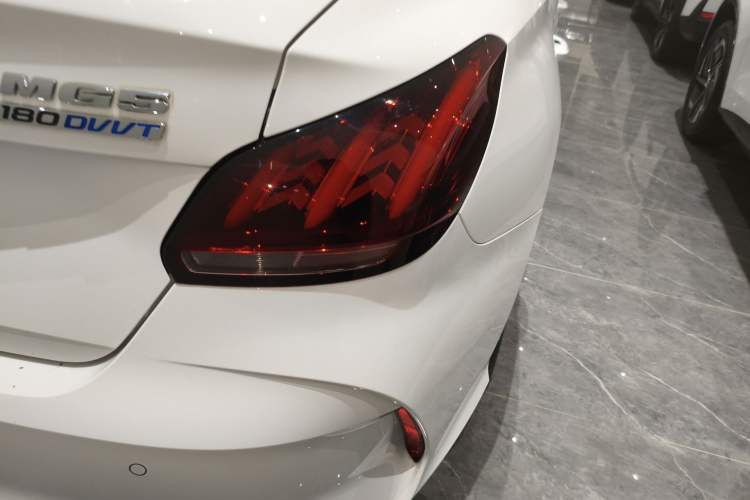 Used MG 5 2021 180 DVVT CVT Youth Luxury Edition