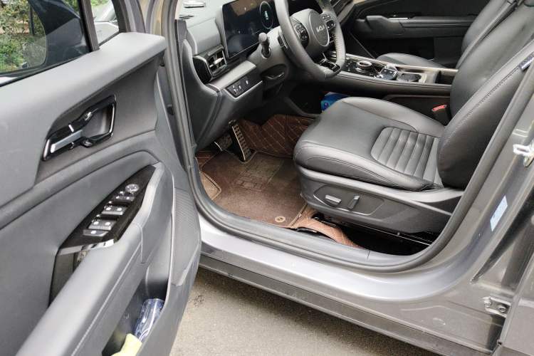 Used Kia Sportage (Chinese Domestic Model) 2023 2.0T Two-Wheel-Drive Prestige Edition Interior 3