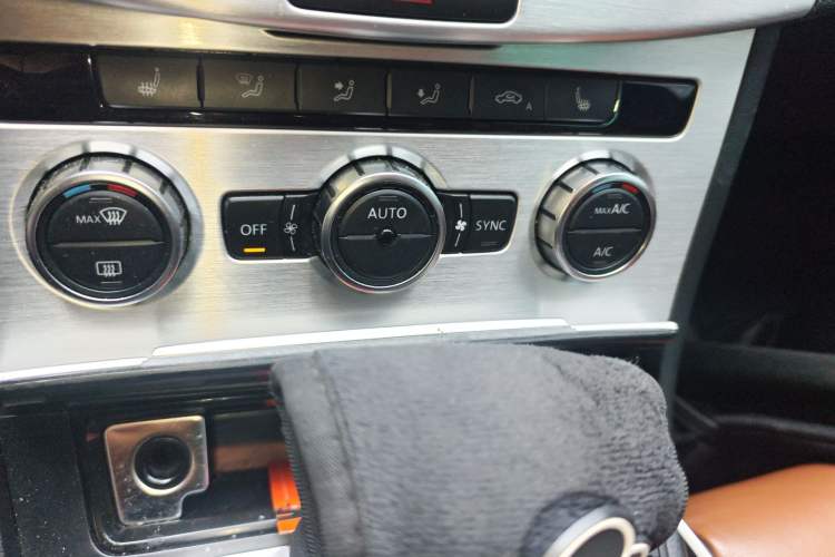 Used Volkswagen FAW-Volkswagen CC 2015 1.8TSI Luxury Model
