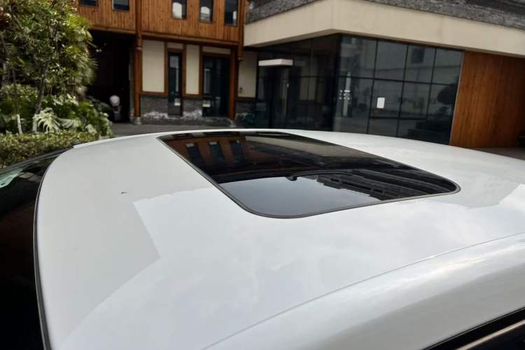 Used Citroen C4 Sega 2018 1.6L Automatic Luxury Model Roof