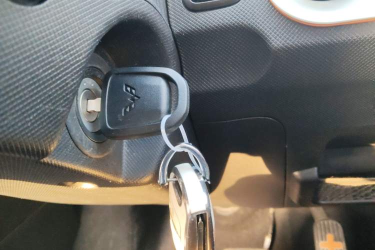 Used Wuling Hongguang MINIEV 2020 Freedom Version Lithium Iron Phosphate Interior 1