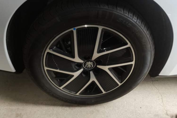 Used BYD Qin L 2025 DM-i Smart Drive 120KM Superior Model
