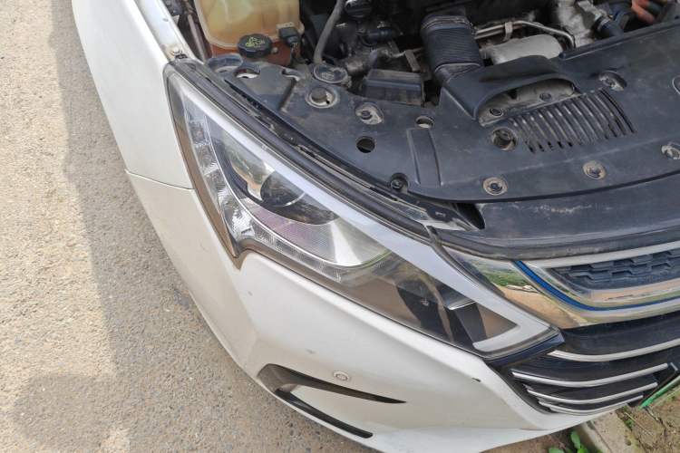 Used BYD Qin New Energy 2017 1.5T Luxury Model Right Front Headlight