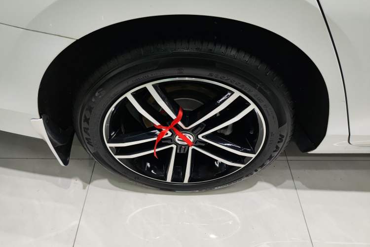 Used Volkswagen Lamando 2024 Lavida L 280TSI DSG Spicy Edition Right Rear Wheel Hub