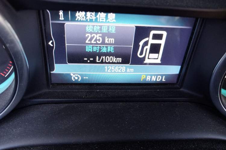 Used Buick Envision 2016 20T Two-Wheel-Drive Elite Model Odometer Close Up