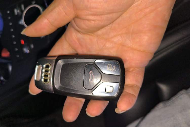 Used Audi A4L 2017 Plus 40 TFSI Ambition Model Vehicle Key