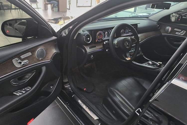 Used Mercedes-Benz E-Class 2017 E 320 L 4MATIC Driver Seat