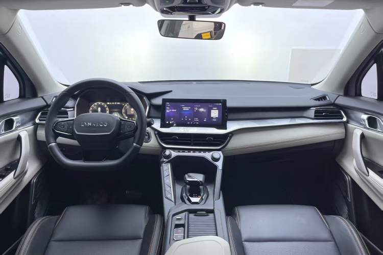 Used Lynk & Co 06 EM-P 2022 PHEV 84 km Range Pro Version