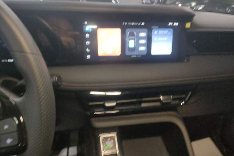 Used Roewe i5 2023 1.5L CVT Luxury Edition Audio And AC Panel