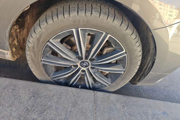 Used BYD Song MAX New Energy 2019 DM 1.5T Smart Connect Zhiyao Model 6-Seater China V Emission Standard
