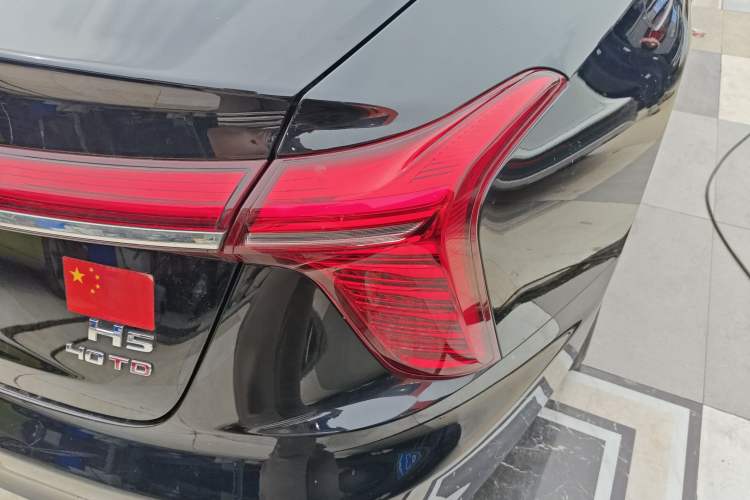 Used Hongqi H5 2024 2.0T Automatic Smart Connect Flagship Edition
