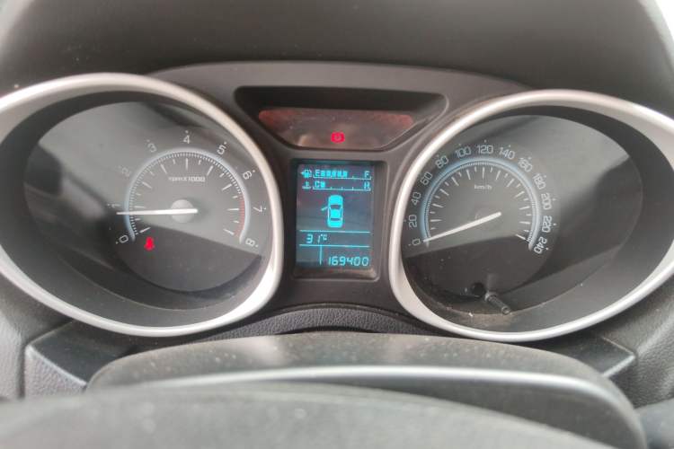 Used GAC Trumpchi GS5 2012 2.0L Manual Two-Wheel Drive Comfort Edition Instrument Cluster