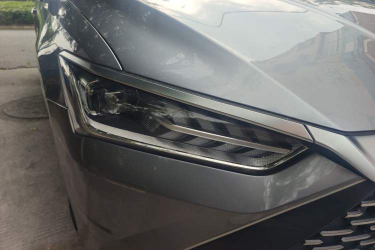 Used BYD Qin PLUS 2021 DM-i 120KM Prestige Model Right Front Headlight