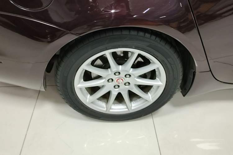 Used Jaguar XJ 2016 XJL 2.0T Two-Wheel-Drive Elegant Business Edition