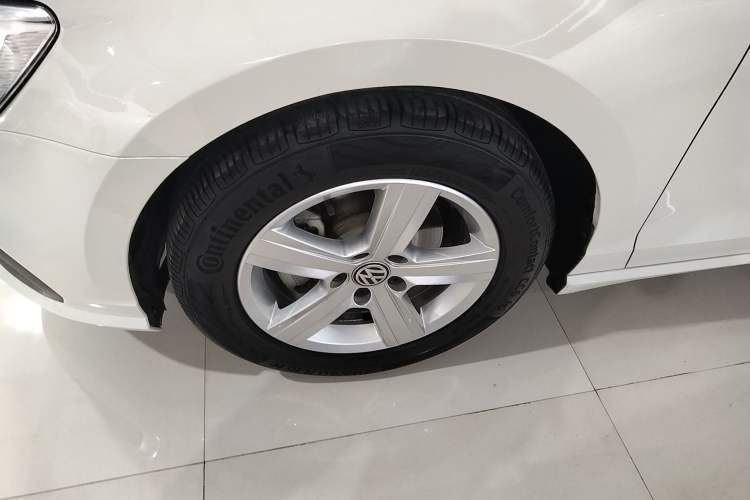 Used Volkswagen Lamando 2019 230TSI DSG Vision Edition China VI Standard Left Front Wheel Hub