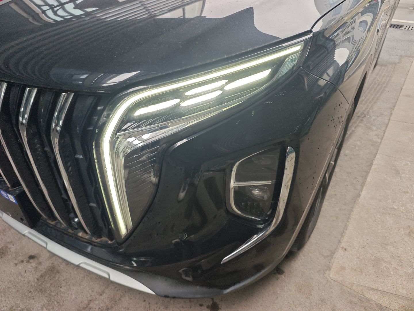 Hongqi HS7 PHEV 2024 2.0T PHEV Four-Wheel Drive Flagship Edition 6 Seats — снимка 8