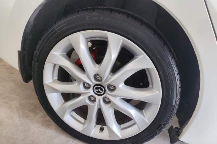 Used Mazda 3 Axela 2016 Sedan 2.0L Automatic Sport Model