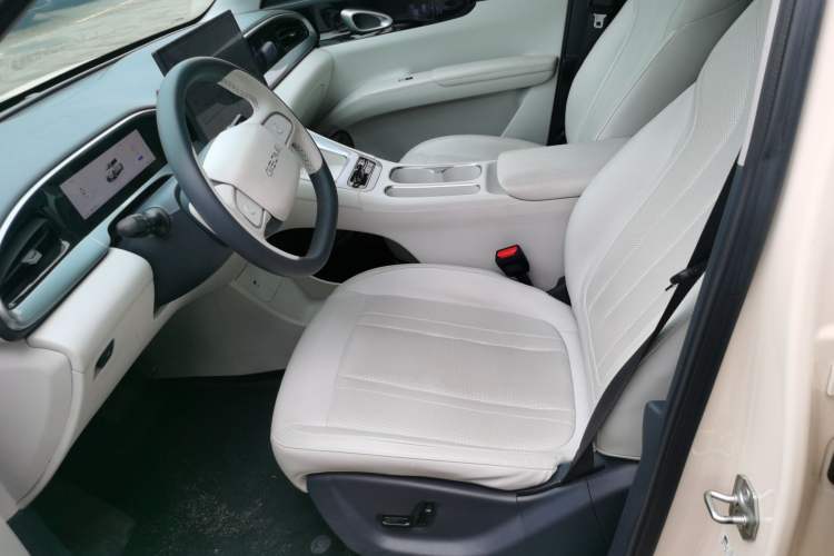 Used Geely Galaxy Geome 2025 UP 410km Exploration+ Edition
