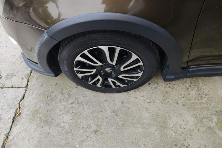 Used Suzuki Swift 2013 1.5L Automatic 20th Anniversary Limited Edition Left Front Wheel Hub