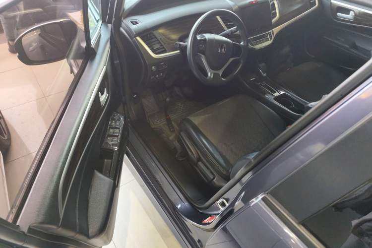 Used Honda Jade 2017 1.8L automatic Comfort version 5 seats
