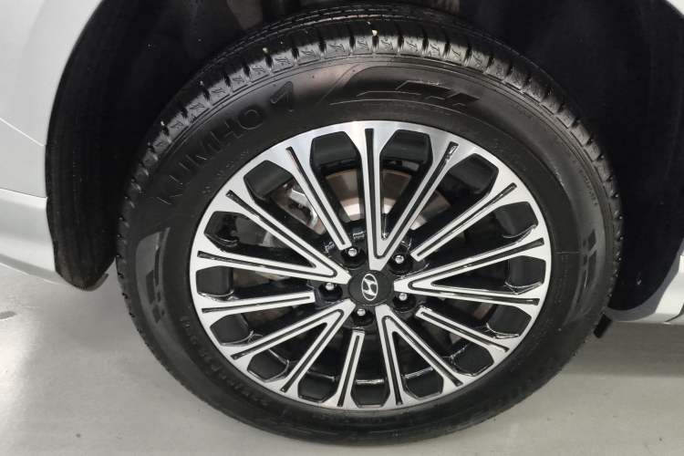 Used Hyundai Custo 2024 270TGDi TOP Smart Luxury Flagship Edition
