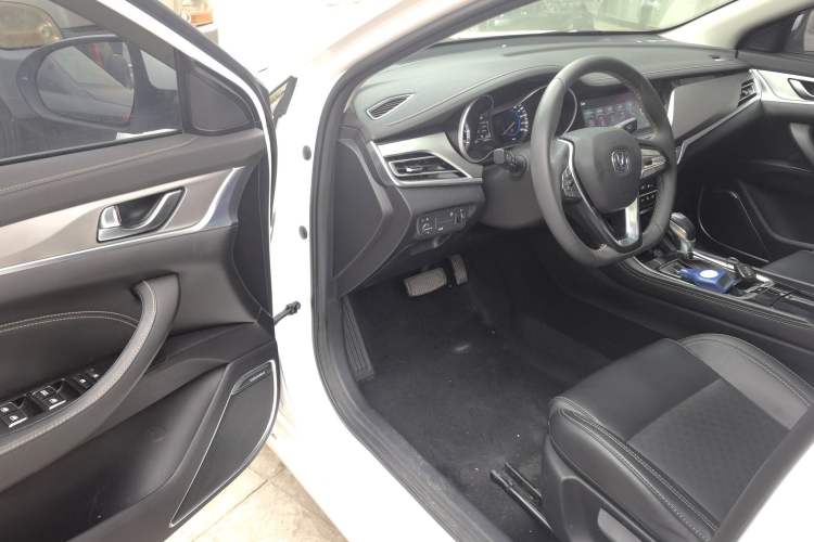 Used CHANGAN Eado 2018 High-Energy Edition 1.6L GDI Automatic Pioneer Model China V Standard