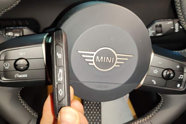 Used MINI Electric MINI COOPER 2025 456km COOPER E Classic Style
