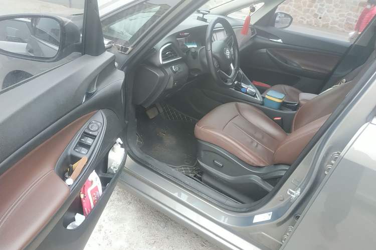 Used Buick GL6 2019 18T 6-Seater Connected Luxury Version China VI Standard