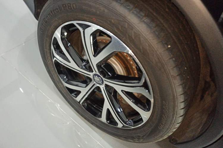 Used BYD Tang New Energy 2025 Intelligent Driving Version DM-i 115KM Flagship Edition Right Rear Wheel Hub