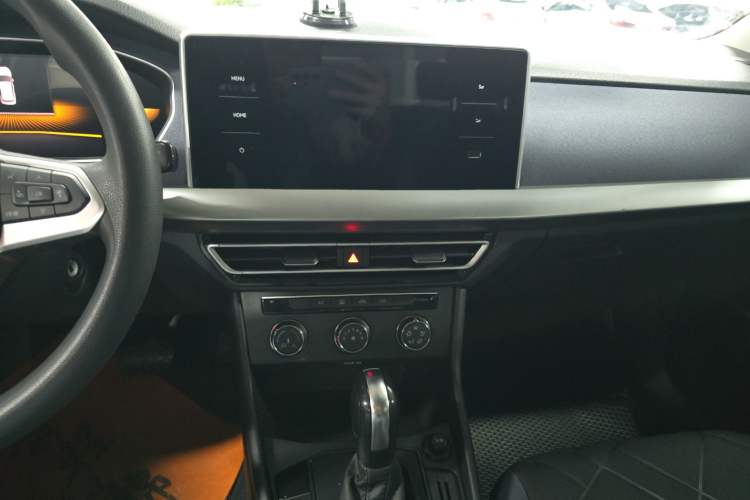 Used Volkswagen Lavida 2023 Revised 1.5L Automatic DeYi Edition Audio And AC Panel