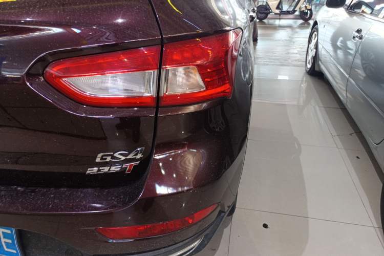 Used GAC Trumpchi GS4 2017 235T Automatic Two-Wheel Drive Luxury Smart Connectivity Version Right Rear Taillight