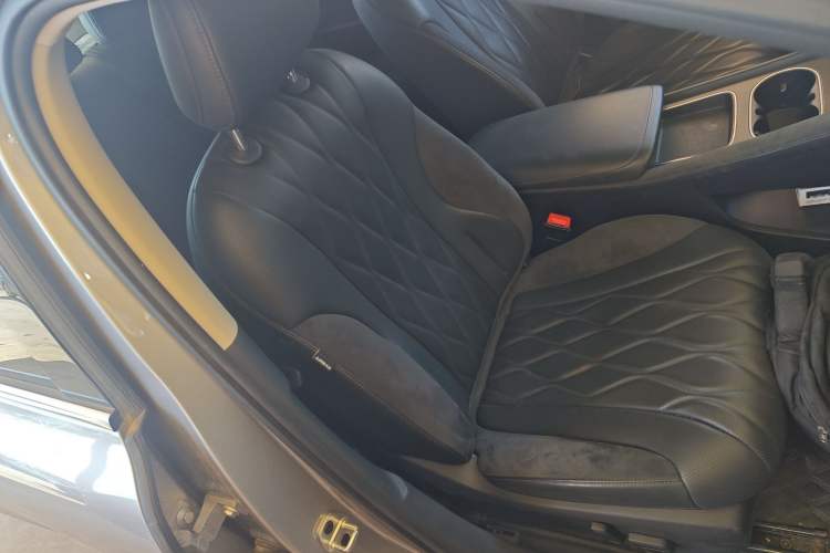 Used Roewe D7 2023 DMH 125km Flagship Edition