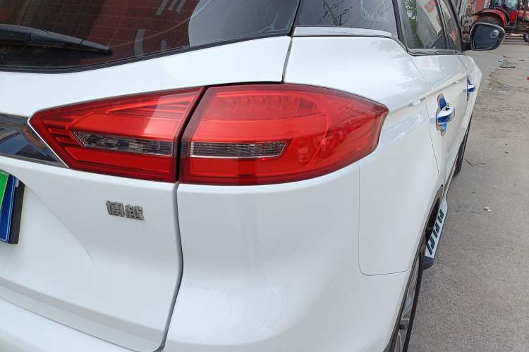 Used Geely Auto Emgrand X7 Sport 2016 1.8TD Automatic Smart Connectivity Version Exterior 3