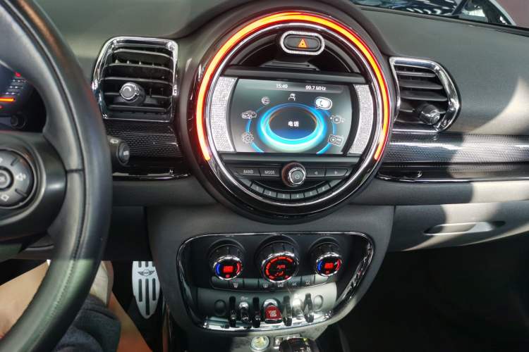 Used MINI Clubman 2016 1.5T COOPER Connoisseur Edition Audio And AC Panel