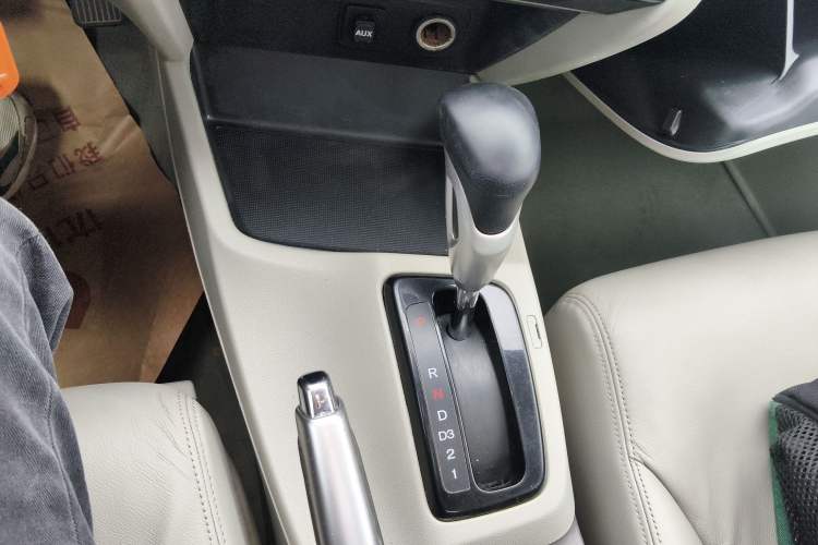 Used Honda Civic 2013 10th Anniversary 1.8L Automatic Luxury Edition Gear Lever