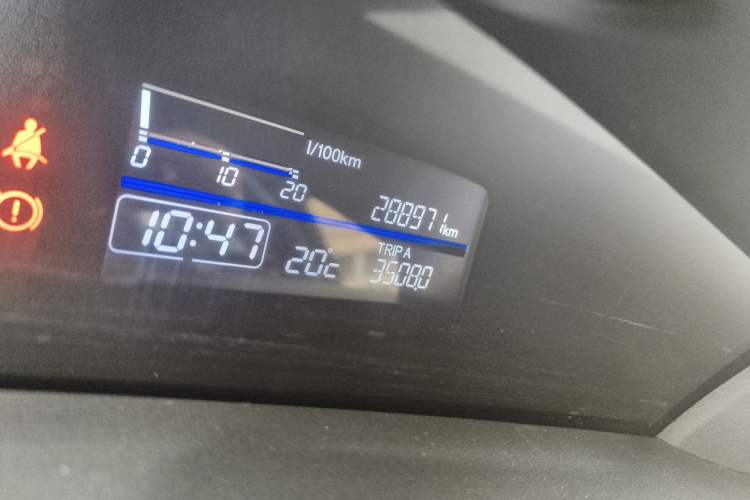 Used Honda Jade 2013 1.8L CVT Luxury Edition 5 seats